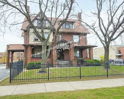 2 Bedroom 1.5BA 0 ft Pet-Friendly Apartment For Rent in New Castle, PA