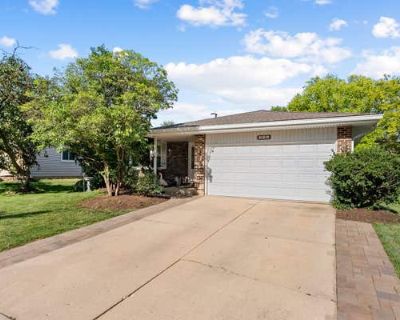 3 Bedroom 2BA 1323 ft Single Family Home For Sale in BUFFALO GROVE, IL