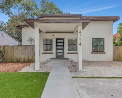 4 Bedroom 3BA 1051 ft Apartment For Rent in St Petersburg, FL