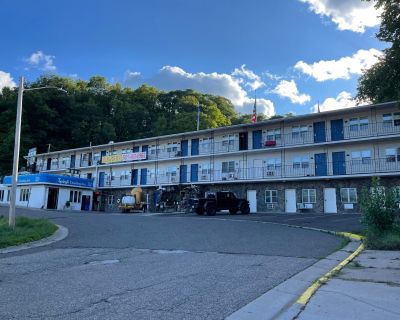 Commercial Property For Sale in Taylors Falls, MN