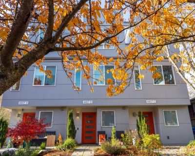 2 Bedroom 1BA 880 ft Townhouse For Rent in Seattle, WA