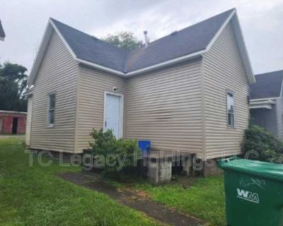 2 Bedroom 1BA 806 ft Pet-Friendly Apartment For Rent in Clarksburg, WV