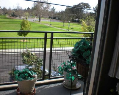 Private room with shared bathroom in an apartment with 2 roomies