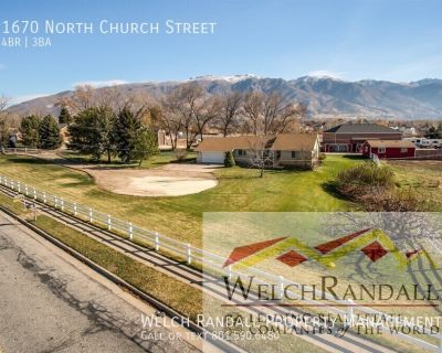 4 Bedroom 2BA 1992 ft Single-family home For Rent in Layton, UT