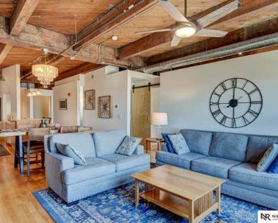 2 Bedroom 2BA 1274 ft Condominium For Sale in OMAHA, NE