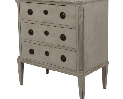 Swedish 1820s Gustavian Style Gray Painted Chest with Carved Semi-Columns