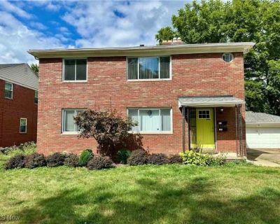 114 Greencrest Terrace unit: 116. Safe and family-friendly, Akron is home to several colleges, fun festivals, and beautiful parks. In unit laundry Patio / balcony Dishwasher Garage Fireplace Carpet Unit Amenities carpet dishwasher fireplace in unit laundry patio / balcony range refrigerator Property Amenities parking garage. 2 Bedroom. 1 Bathroom. 1042 ft