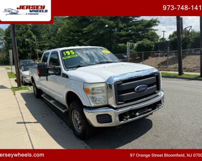 2016 Ford F250 Super Duty Crew Cab XL Pickup 4D 8 ft