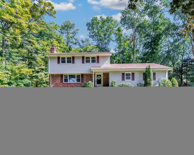 3 Bedroom 1BA 1920 ft Single Family House For Sale in Shelton, CT