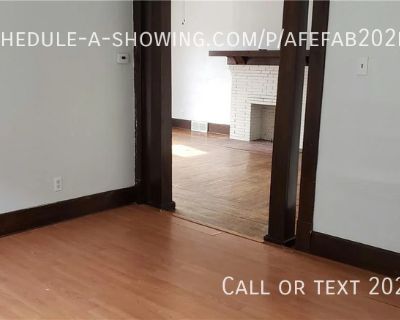 3 Bedroom 1BA 1276 ft Pet-Friendly Condo For Rent in Buffalo, NY