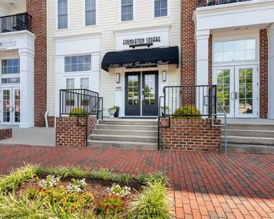 2 Bedroom 2BA 1637 ft Condominium For Sale in WILLIAMSBURG, VA