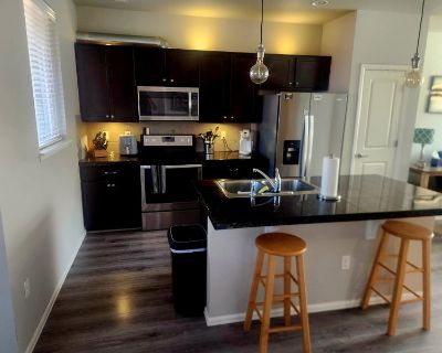 Total rooms: 3. Deposit: $300.00 * Utilities included?: Yes * Fees apply?: No. Non-smoking. Furnishings: Furnished * Parking: Yes * Living room: No * Broadband included: Yes. Availability Available Nov 01 2025 Minimum term None Maximum term None. Two friendly ladies are seeking a roommate for the open bedroom in a spacious and generously appointed, three bedroom, three bathroom, 1900 sq. ft tow...