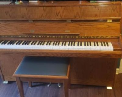 Samick upright piano