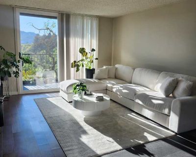 Private room with own bathroom in an apartment with 1 roomie