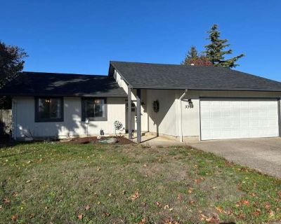 3 Bedroom 1.5BA 1346 ft Pet-Friendly Apartment For Rent in Eugene, OR