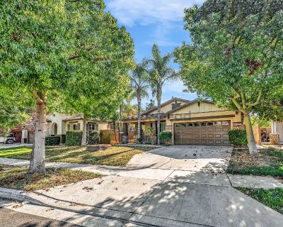 3 Bedroom 2BA 1803 ft Pet-Friendly Single Family Home For Rent in Fontana, CA