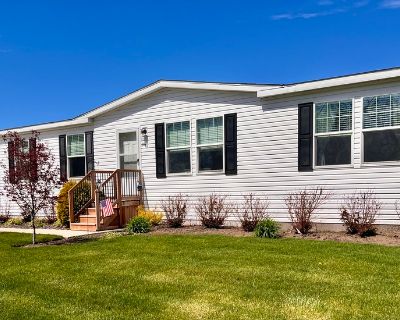 3 Bedroom 2BA 1456 ft Mobile Home For Sale in Goshen, IN