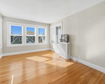 2 Bedroom 1BA 1252 ft Apartment For Rent in Medford, MA