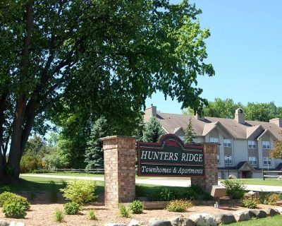 2 Bedroom 2.5BA 1152 ft Pet-Friendly Apartment For Rent in Pewaukee, WI