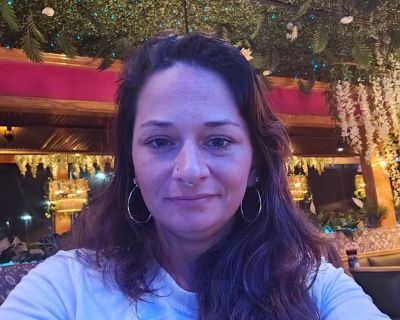 tabitha - Needs a House on iROOMit or a Room