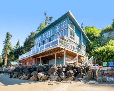 3 Bedroom 3BA Pet-Friendly House Vacation Rental in The Sandy Beach House, Kingston,...