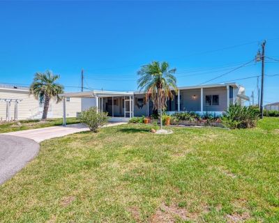 2 Bedroom 1BA 786 ft Apartment For Rent in Nokomis, FL