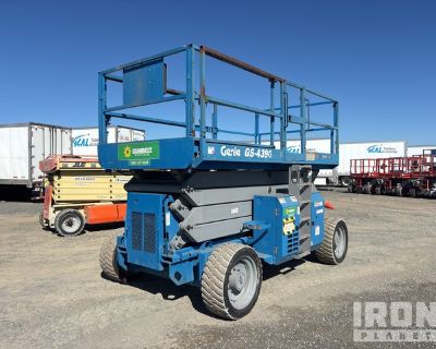 2014 Genie GS4390 Dual Fuel 4x4 Scissor Lift