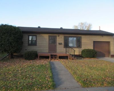 2 Bedroom 2BA 1536 ft Single Family House For Sale in Fargo, ND