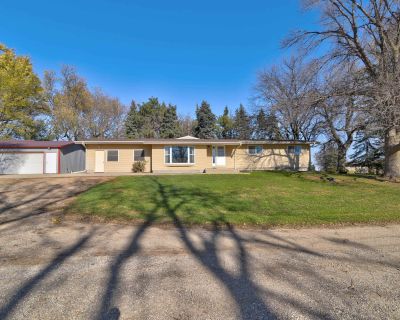 6 Bedroom 3BA 1936 ft Single Family House For Sale in Spencer, IA