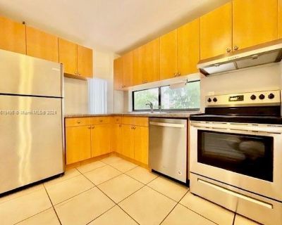 N Bay Rd Apt,sunny Isles Beach, Condo For Sale