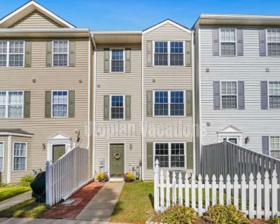 3 Bedroom 3BA 1620 ft Pet-Friendly Apartment For Rent in Annapolis, MD