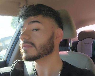 Laid back chill roommate. Don't smoke and rarely drink. Im usually never home either working or working out. I have two kids but they stay with their mom. I like animals and kids so yea..