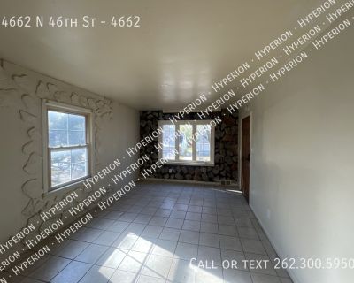 2 Bedroom 1BA 800 ft Pet-Friendly Apartment For Rent in Milwaukee, WI