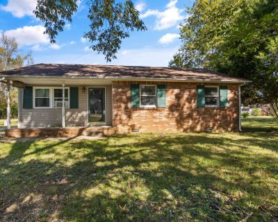 3 Bedroom 1BA 1056 ft Single Family Home For Sale in Dickson, TN