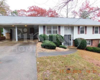 3 Bedroom 2BA 1888 ft Pet-Friendly Apartment For Rent in Hall County, GA
