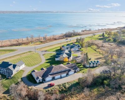 3 Bedroom 2BA 2424 ft Townhouse For Sale in Glenwood, MN