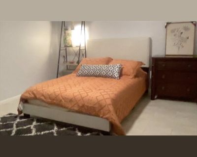 Room for Rent in 2 bedrooms House, Lake Worth, Florida