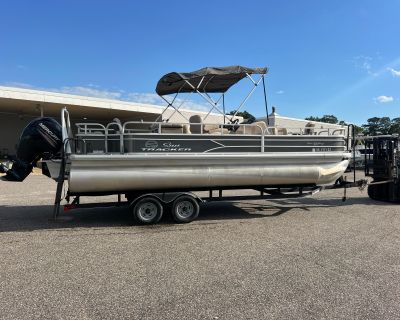 2017 Sun Tracker Fishin. Barge 22 DLX
