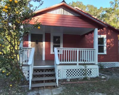 3 Bedroom 1BA 1056 ft Single Family House For Sale in Crawfordville, FL