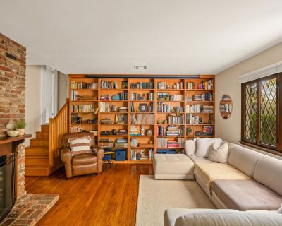 2 Bedroom 1BA 1099 ft Single Family House For Sale in Beverly Hills, CA