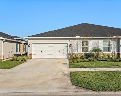 9431 SW Libertas Way. Come see this gorgeous recently constructed Lake Front rental home. Located in Central Park at Verano a sought after community in Port Saint Lucie. This 3 bedroom, 2 bath, 2 car garage split plan model has many upgrades including, premium lot, Impact window and doors, center island kitchen, SS appliances, solid surface counters, Plank style flooring throughout. The communi...