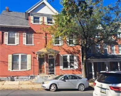 540 Wyandotte Street. Safe, charming, and filled with amazing parks, you'll feel right at home in this historic town. On-site laundry Hardwood floors Garage Recently renovated Walk in closets Extra storage Unit Amenities extra storage hardwood floors oven walk in closets recently renovated Property Amenities carport on-site laundry parking garage. 4 Bedroom. 1 Bathroom. 1764 ft