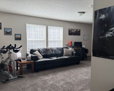 Lease term: Minimum 6 Months. $780/month 1 Week Security Deposit. Furnished Rental. 1 bed 1 bath unit with a lot of natural light. Comes mostly furnished. Less that 5 min walk from Illinois State University.. Parking High Speed internet Pets OK Air conditioning Laundry in building. 1 Bedroom. 1.0 Bathroom. Furnished
