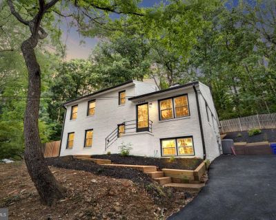 3009 S Hill. Property for Rent in Arlington, VA for $5,500 with 5 bedrooms and 3 full baths. This 3,106 square foot property was built in 1960 on a lot size of 0.27.. **Set atop a hill on a quiet cul-de-sac, this beautifully remodeled 5-bedroom home is move-in ready!** Inside, youll find stunning upgraded flooring throughout and a fully renovated kitchen featuring stainless steel appliances, up...
