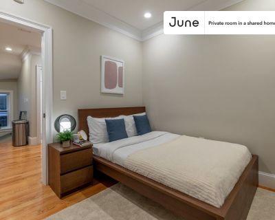 Full bedroom in 4 bed/1 bath home in North End  #278 A (Has a Condo) on...