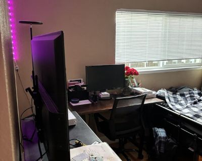 Total rooms: 4. Deposit: $0.00 * Utilities included?: No * Fees apply?: No. References are not required. Smoking is allowed. Furnishings: Unfurnished * Parking: Yes * Garage: Yes * Yard/patio: Yes * Balcony/roof terrace: No * Disabled access: No * Living room: shared * Broadband included: No. Availability Available Dec 01 2025 Minimum term None Maximum term None. Large Room for Rent in Rohnert ...