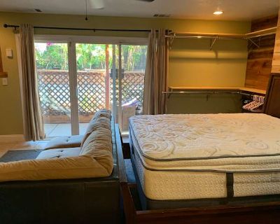 Private room with own bathroom in a Studio with 1 roomie, Antioch, CA 94509