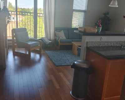 5 minute walk to uvic 1620 mckenzie av tuscany vill. small mall