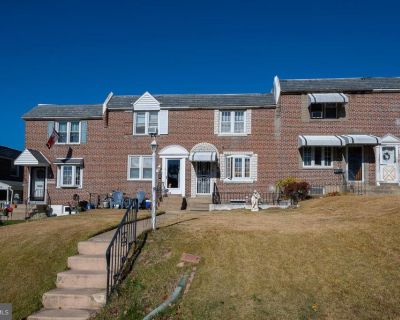3 Bedroom 1BA 1152 ft Townhouse For Sale in Clifton Heights, PA