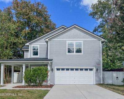 4 Bedroom 3.5BA 2518 ft Apartment For Rent in Jacksonville, FL